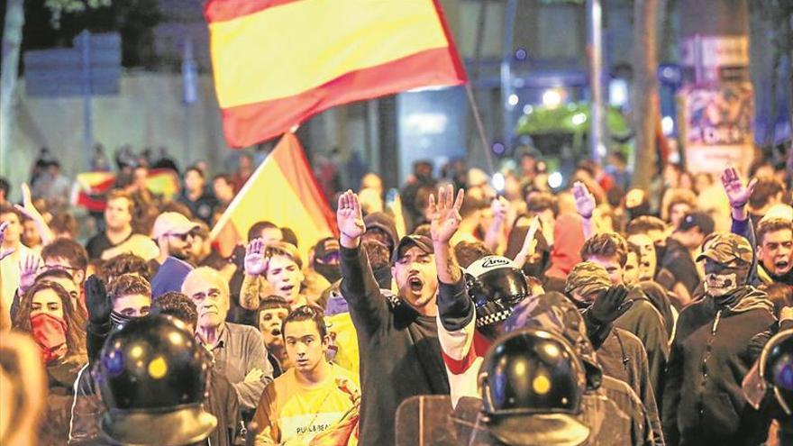 Choque entre ultraderechistas e independentistas en Barcelona