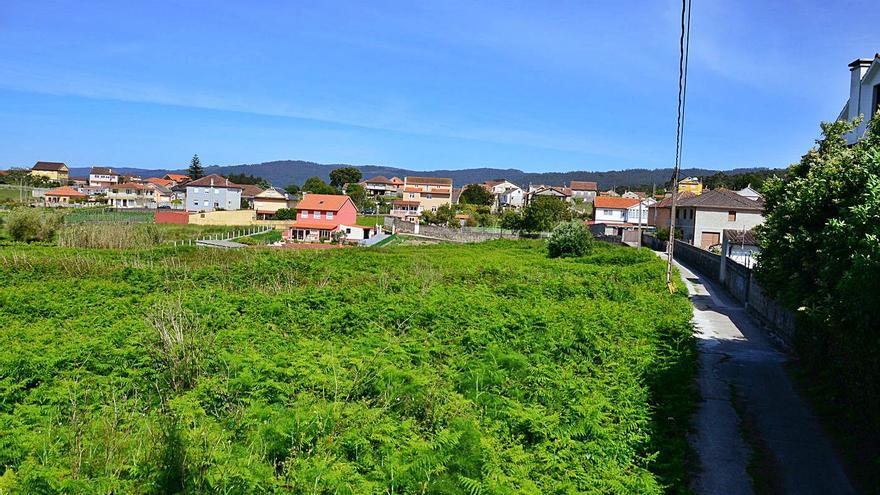 La “ecohuerta” estará en el centro de Beluso, en el camino entre la bajada a Udra y la Recta do Peón. | //G.N