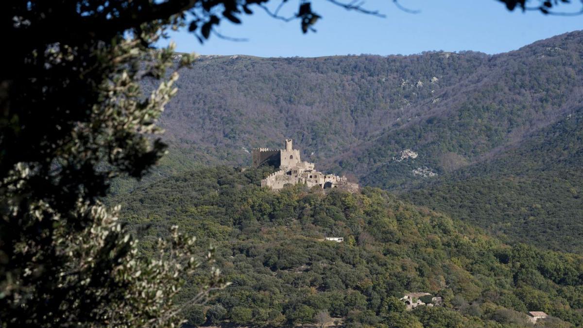 El castell de Requesens, al paratge natural de l’Albera. | ROBIN TOWNSEND / EFE