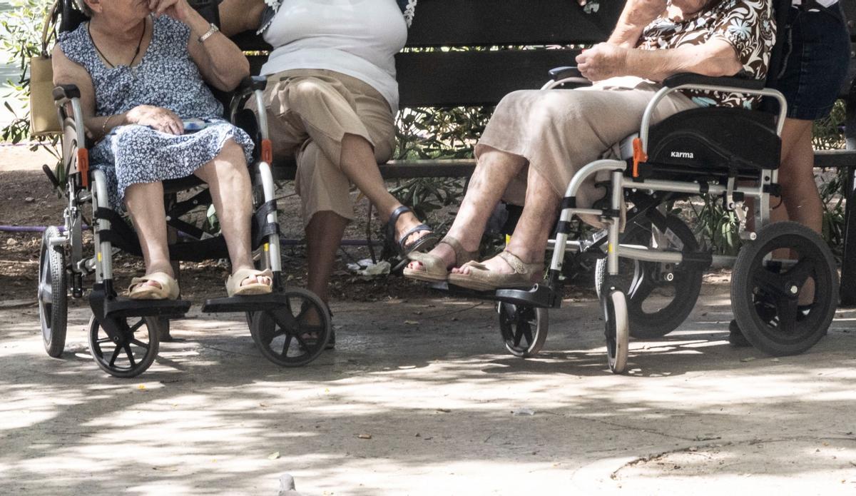 El envejecimiento de la población ha disparado las cifras de las personas mayores que necesitan atención residencial o domiciliaria