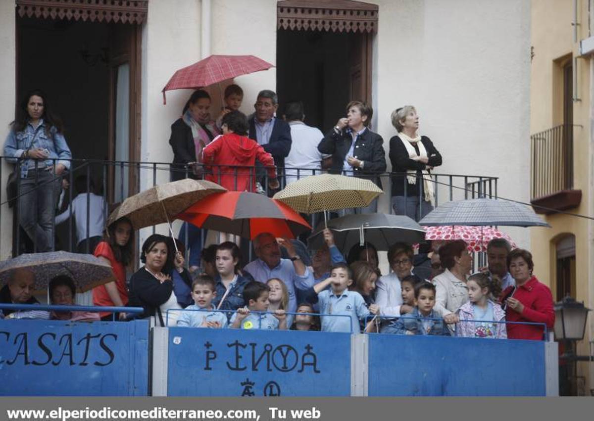 GALERÍA DE FOTOS -- Almassora late con toros bravos pese a la lluvia