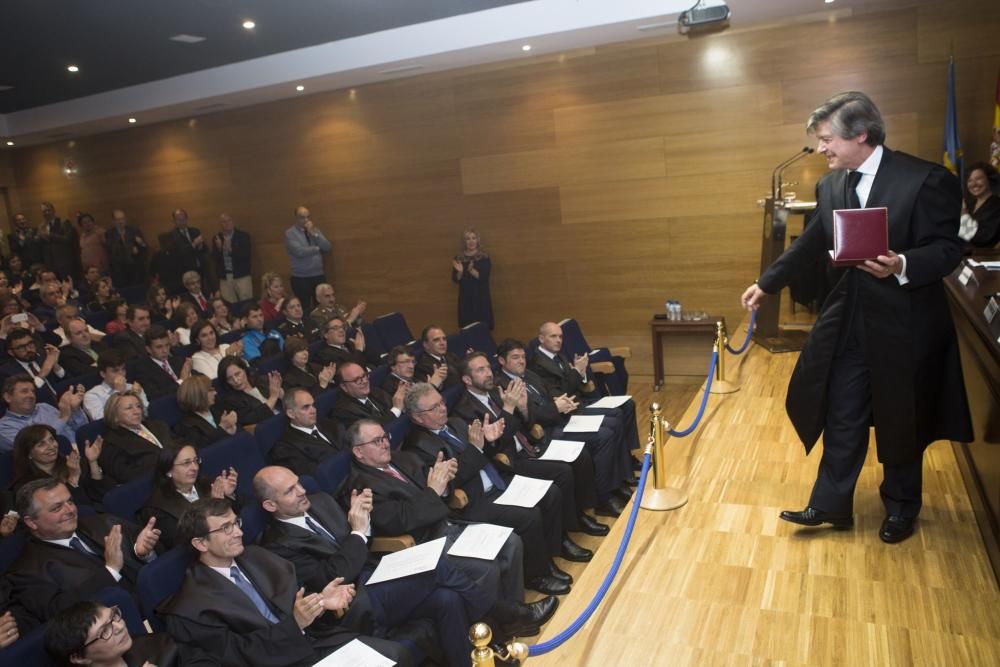 Entrega de medallas en el Colegio de Abogados