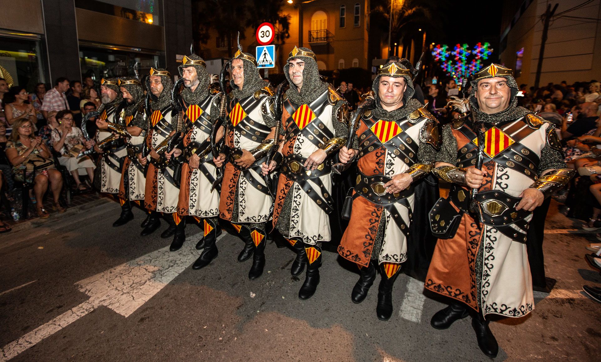 Santa Pola vibra con la entrada Cristiana y Mora