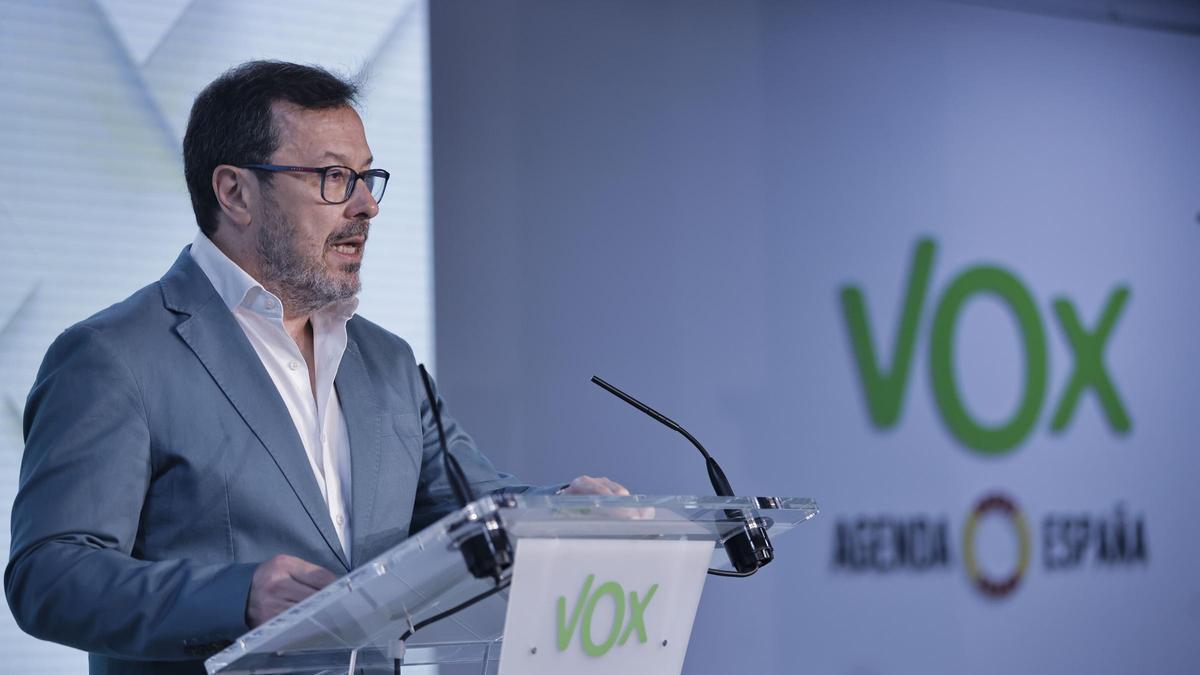 Vox avisa a Moreno de que si sigue "por este camino" a lo mejor "nunca" es reelegido