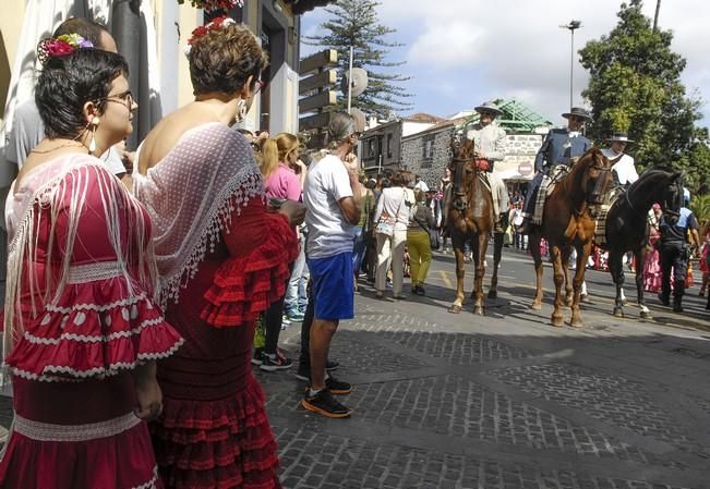 ROMERIA ROCIERA Y OFRENDA A LA VIRGEN