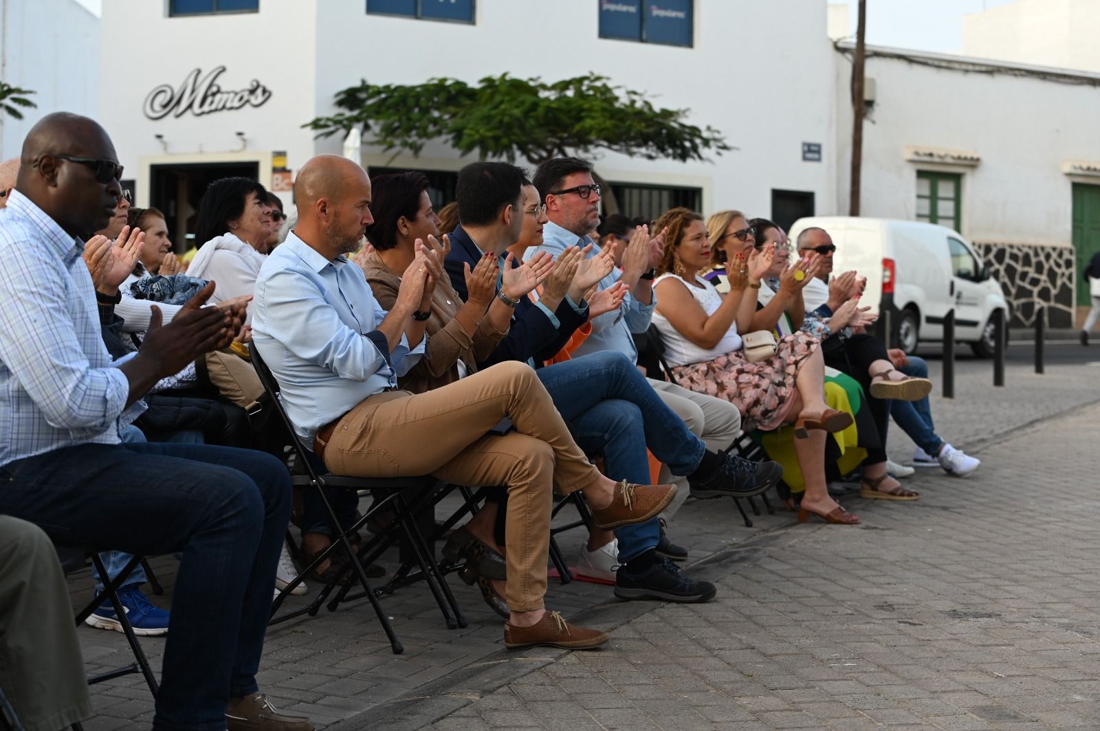 Conjunto escultórico en homenaje al cultivo de batatas en San Bartolomé