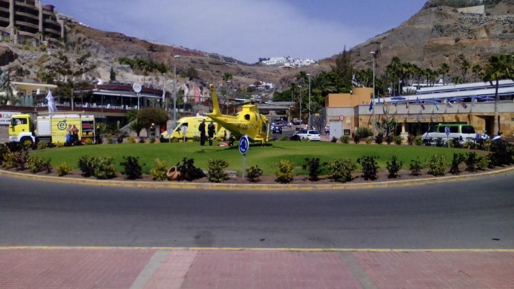 Un niño de 7 años, herido tras atravesar una puerta de cristal