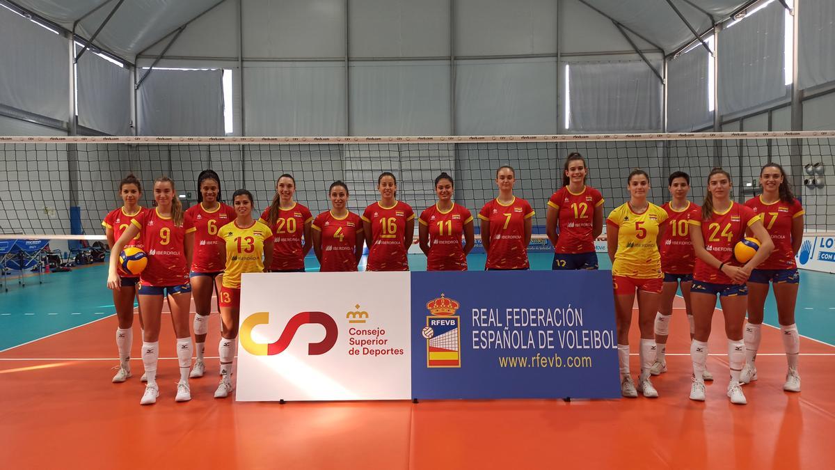 La selección española, con Alba Sánchez (5) e Inma Lavado (10).