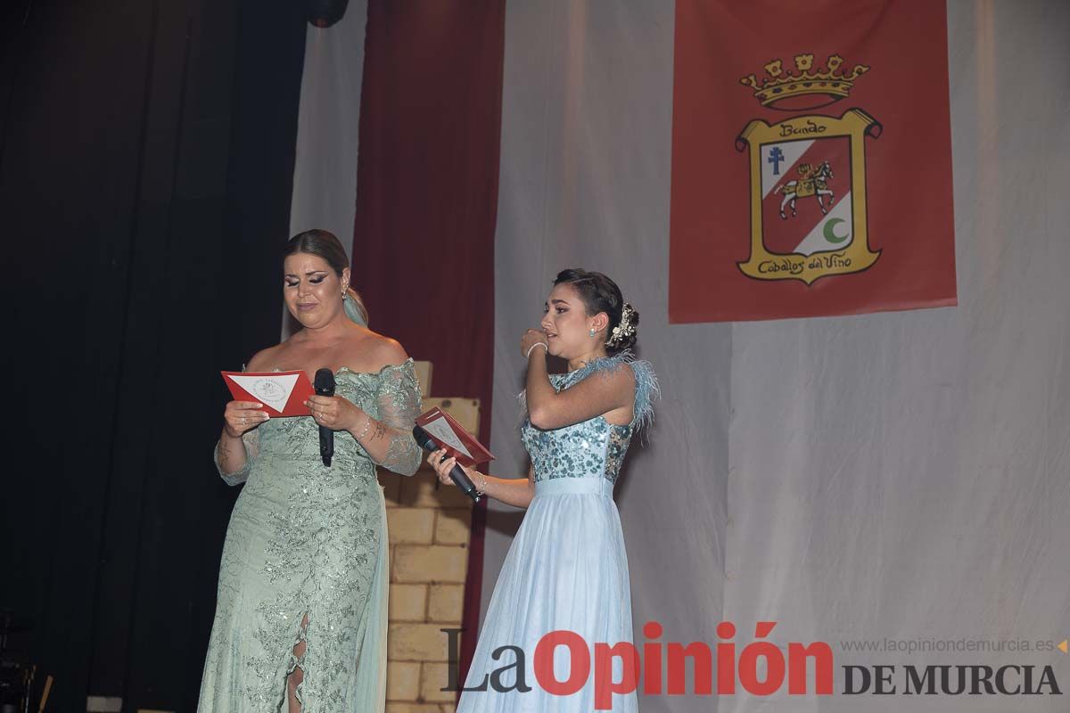 Presentación de las Amazonas del Bando de los Caballos del Vino de Caravaca