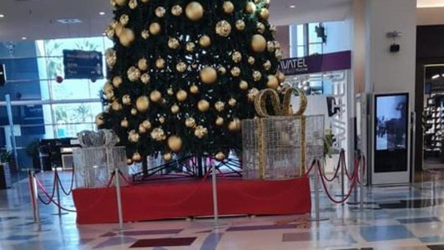 Murcia se adelanta a Vigo: un centro comercial ya presume de árbol de Navidad