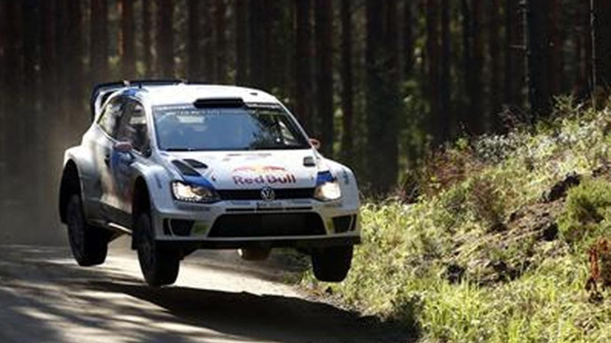 Latvala sigue dominando en Finlandia