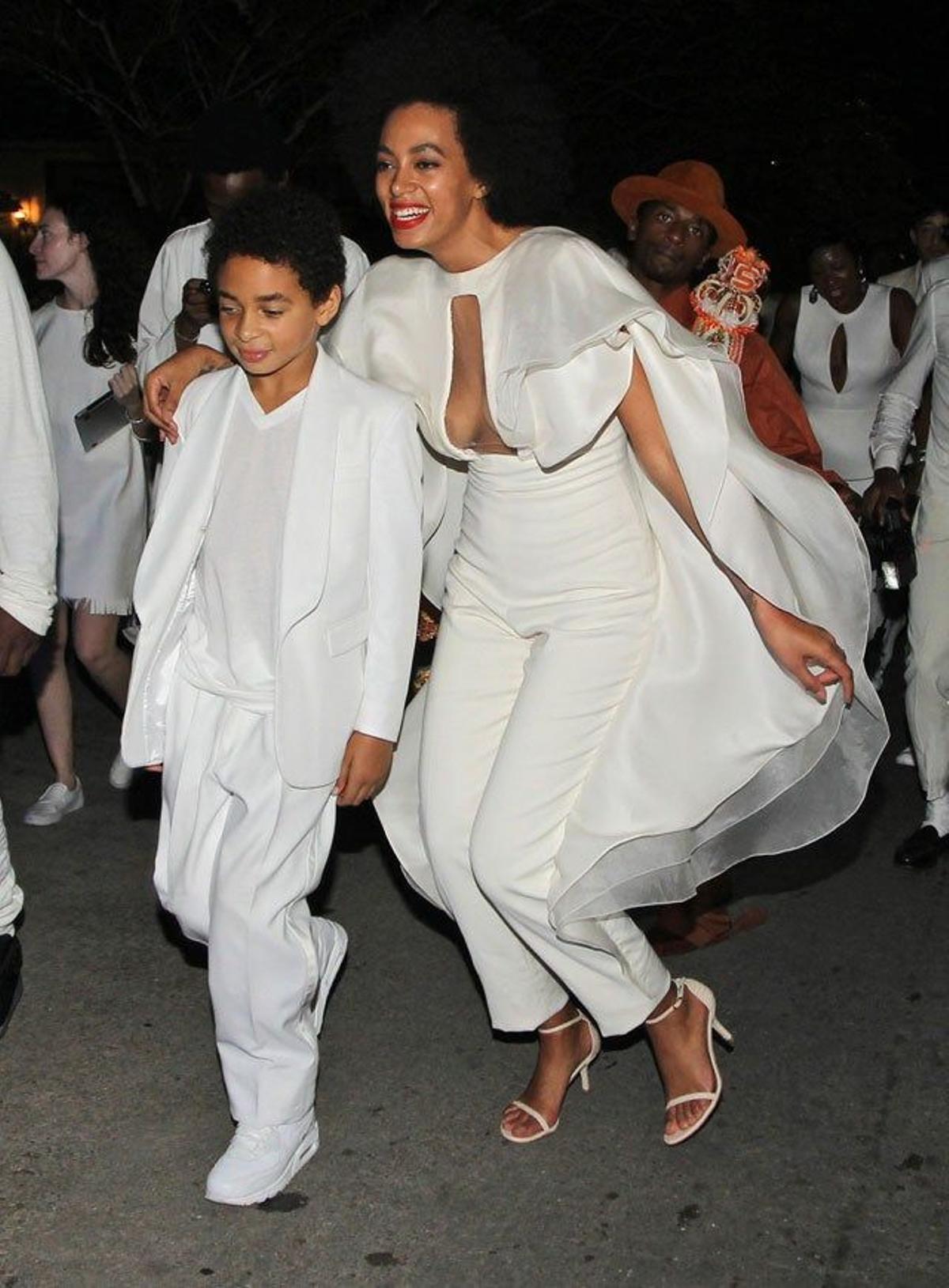 Solange Knowles, emocionada junto a su hijo Julez