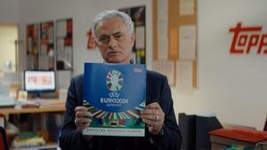 Jose Mourinho en su spot publicitario con TOPPS