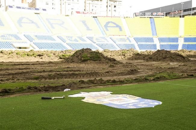 PREPARANDO EL CESPED PARA LA PROXIMA TEMPORADA