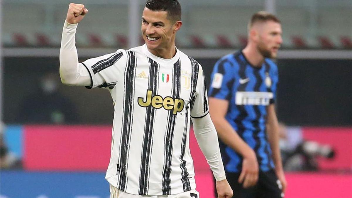 Cristiano Ronaldo celebra su segundo gol ante el Inter en la Coppa.