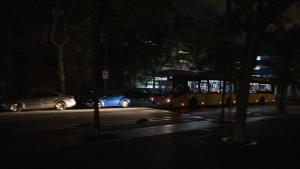 Archivo - Las calles de la ciudad sin luz durante el apagón, a 28 de abril de 2025, en Barcelona, Catalunya (España).