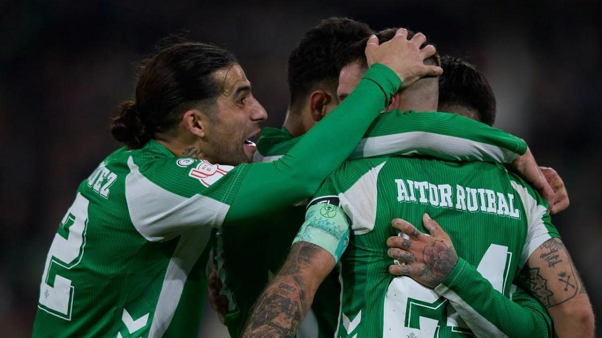 El Betis se clasificó a cuartos de final tras vencer al Elche (2-1) en los octavos