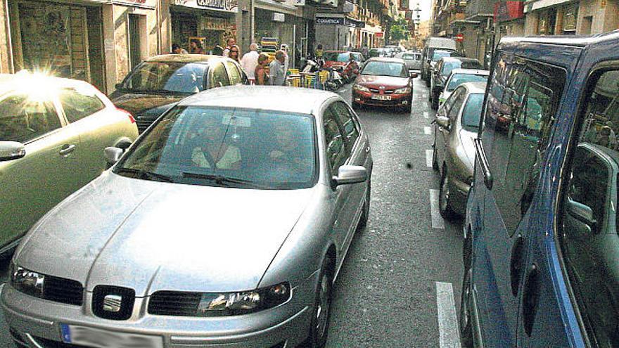 La calle Juan Carlos I, una de las más comerciales de Elda, se verá totalmente reformada con las obras del PAC