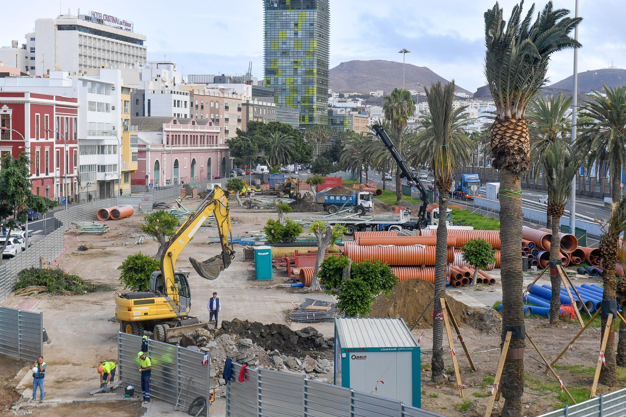 Obras de la Metroguagua trasera del hotel Bardinos