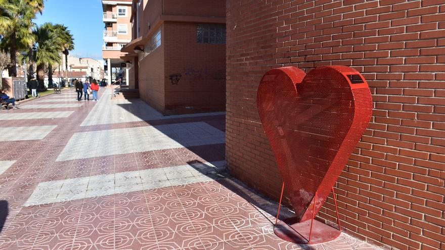 Nueve toneladas de tapones para apoyar a Cruz Roja en Petrer