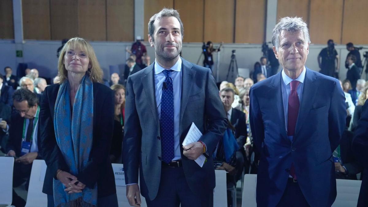 Cuerpo con la presidenta de la Diputació, Lluïsa Moret; y el presidente del Cercle, Jaume Guardiola