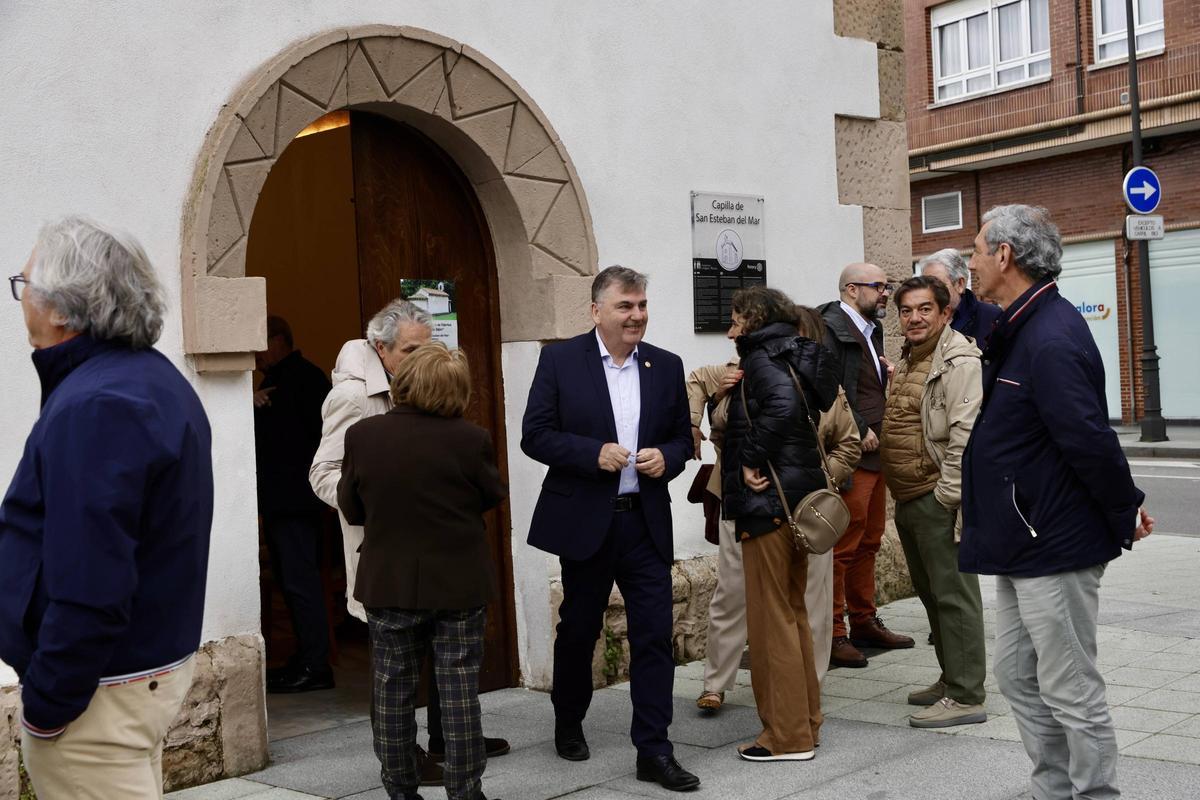 La charla del doctor Francisco Vizoso en la capilla de San Esteban del Mar, en imágenes La charla del doctor Francisco Vizoso en la capilla de San Esteban del Mar, en imágenes