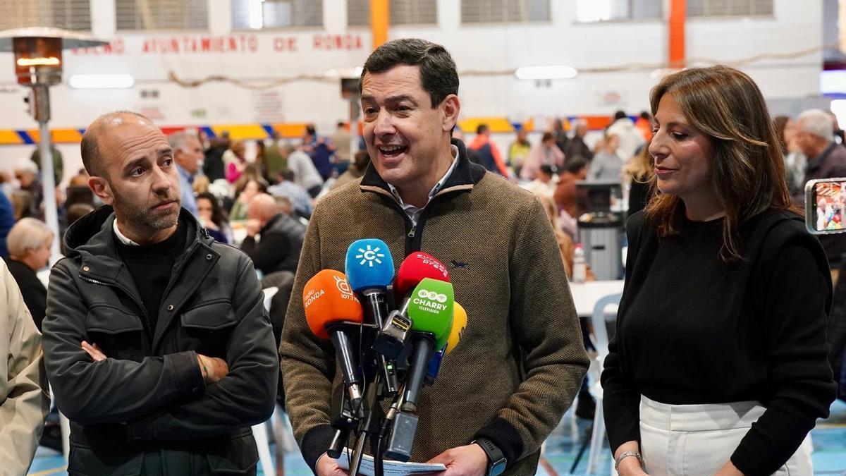 VUELTA PROGRESIVA GRAZALEMA | Juanma Moreno anuncia la vuelta «progresiva» de los vecinos desalojados a Grazalema