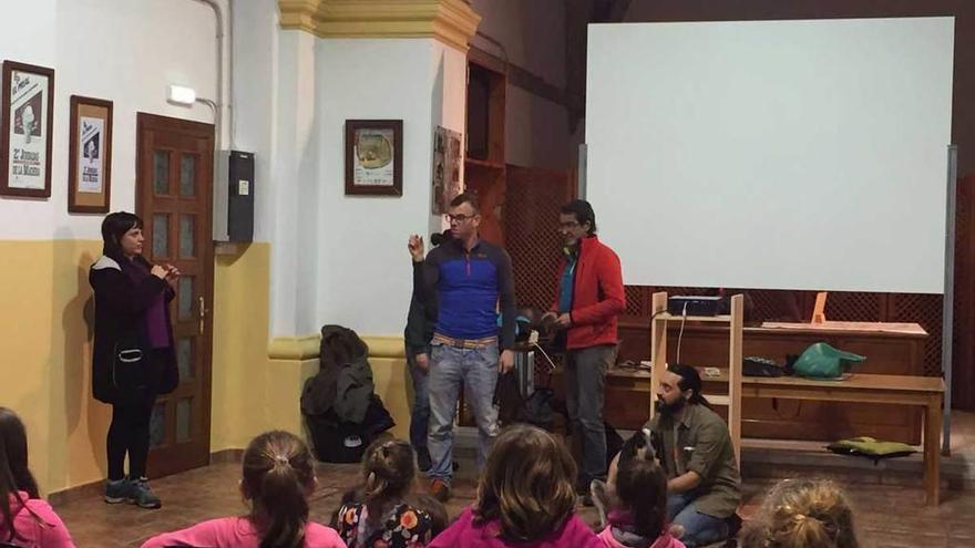 Charla en El Prial sobre la tenencia responsable de animales