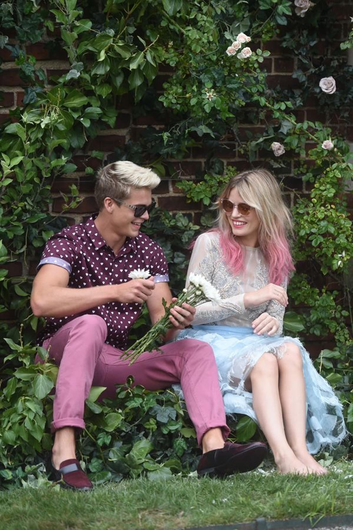 Georgia May Jagger y Mitchell Slaggart en la campaña de Sunglass Hut