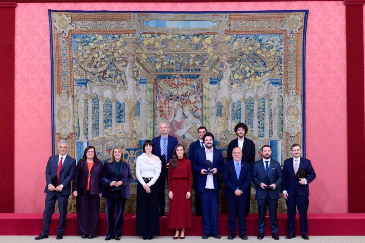 Rubén Mateos Brea, de Plasencia, (arriba a la derecha), en los premios nacionales de Diseño.