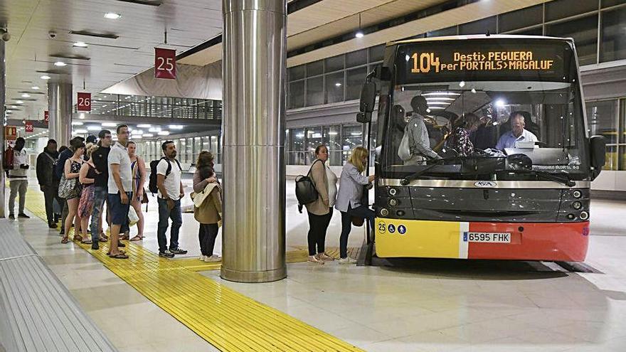 Los usuarios de hasta 30 aÃ±os del transporte pÃºblico interurbano pueden pedir la tarjeta joven.