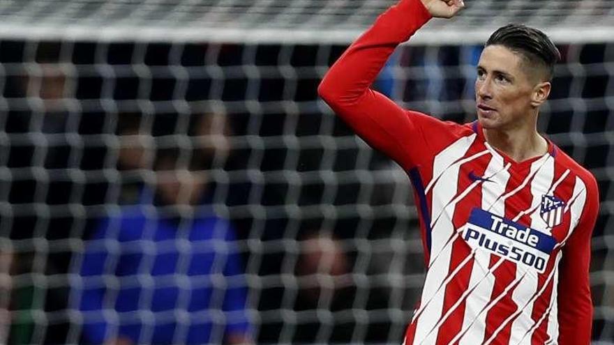 Fernando Torres festeja su gol de ayer ante el Alavés. // Javier Lizón