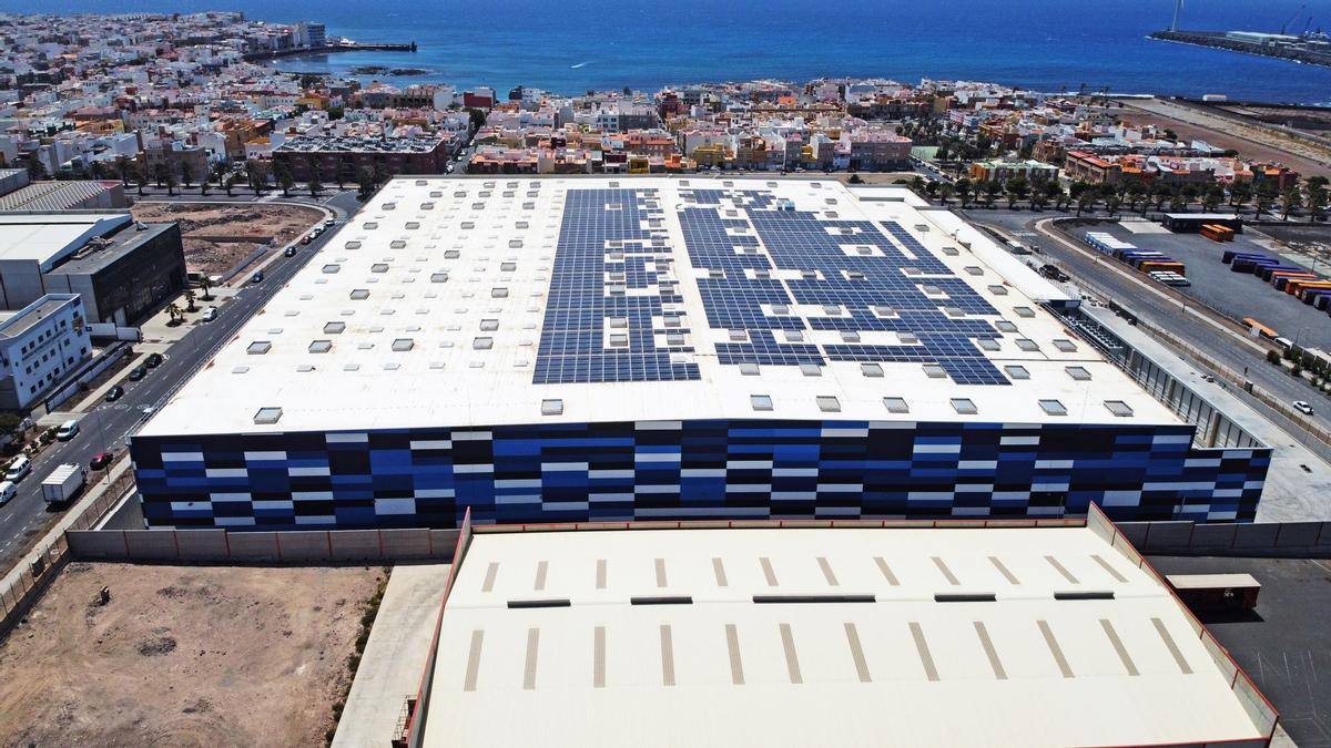 Instalación fotovoltaica plataforma logística Lidl Agüimes.