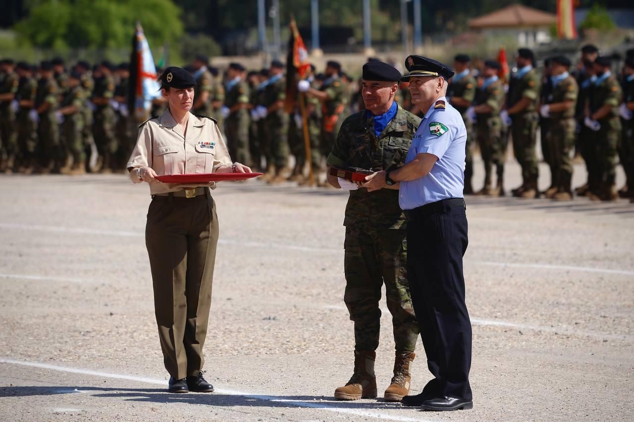 La BRI X celebra su 40º aniversario con una parada militar
