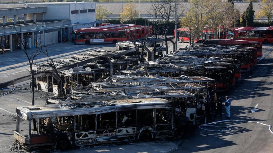 Els efectes de l’incendi en l’EMT València