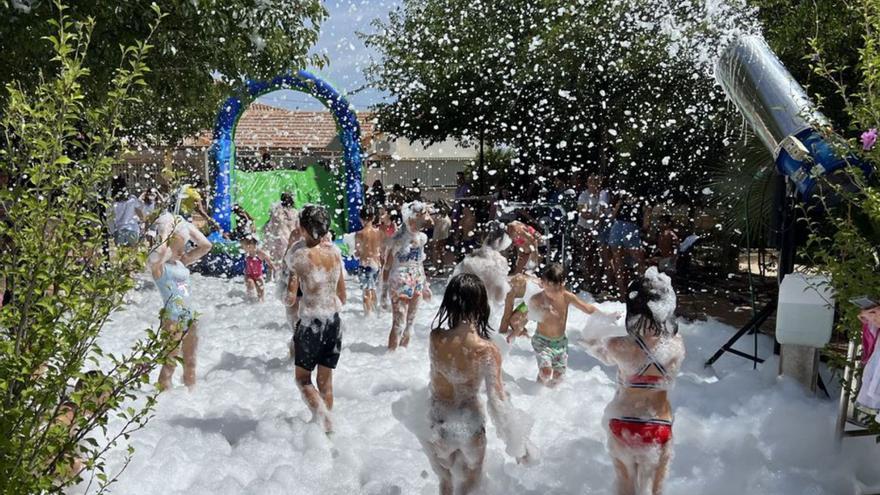 Fiesta de la espuma en Zarcilla de Ramos, patrocinada por X-ELIO.  | X-ELIO