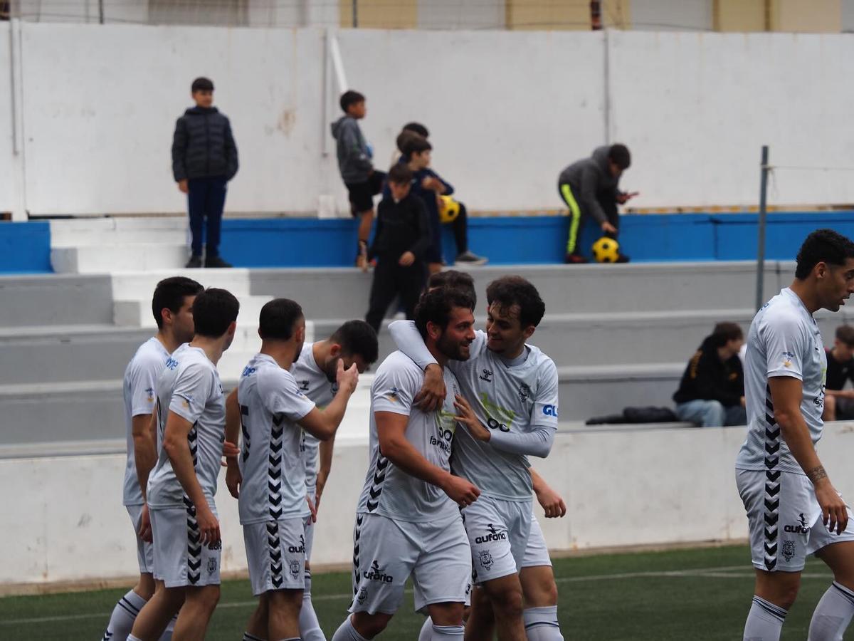 El Olímpic celebrando un gol en un partido reciente.