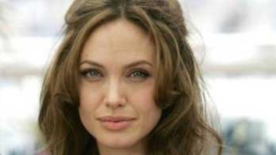 La actriz Angelina Jolie, la más bella del mundo