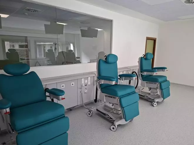En imágenes: Así es la nueva unidad de hemodiálisis del hospital de Jarrio