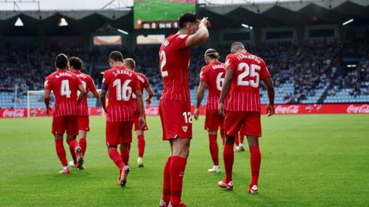 Rafa Mir celebra un gol con el Sevilla frente al Celta