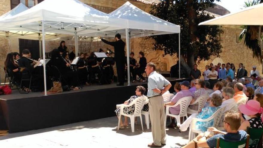 Música en honor al patrón de Son Servera