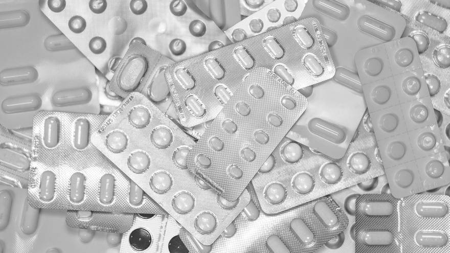 El paracetamol, la aspirina o el ibuprofeno tienen peores efectos que la vacuna AstraZeneca