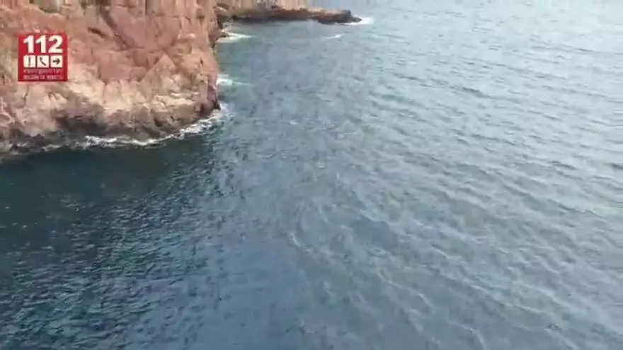 EL helicóptero del 112 busca a un joven desaparecido en el litoral de Cabo Tiñoso