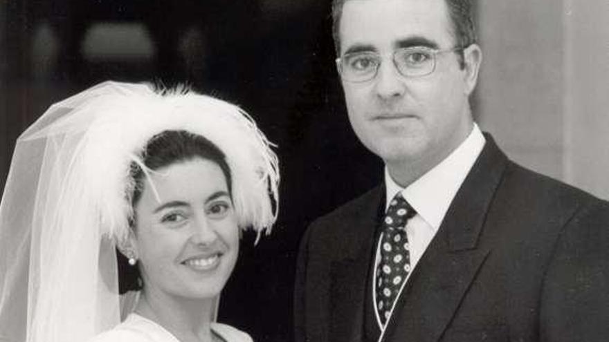 Rosario y Alfonso, en su boda en el año 1996. / novoa-el correo gallego