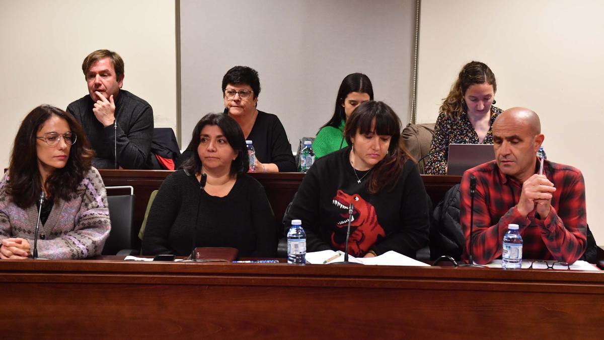 Ediles de Sadamaioría y BNG, ayer en el primer pleno ordinario tras la moción de censura.