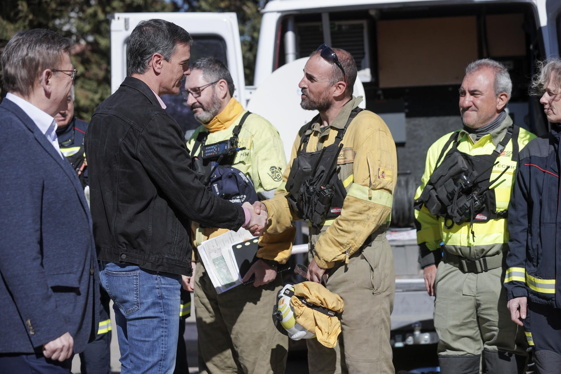 Galería: Visita de Pedro Sánchez al PMA del incendio del Alto Mijares