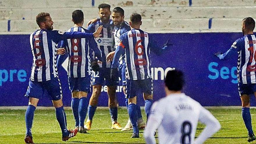 Celebrando un gol ante el Huesca.