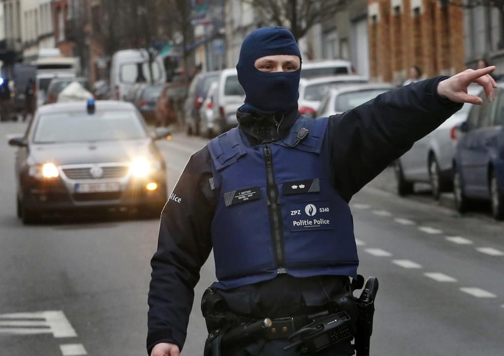 Las imágenes de la operación policial en Molenbeek