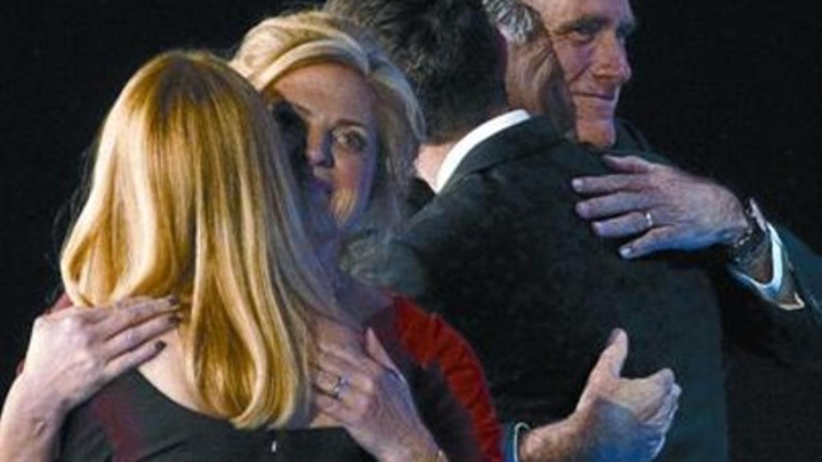 La familia Romney se consuela tras la derrota electoral.
