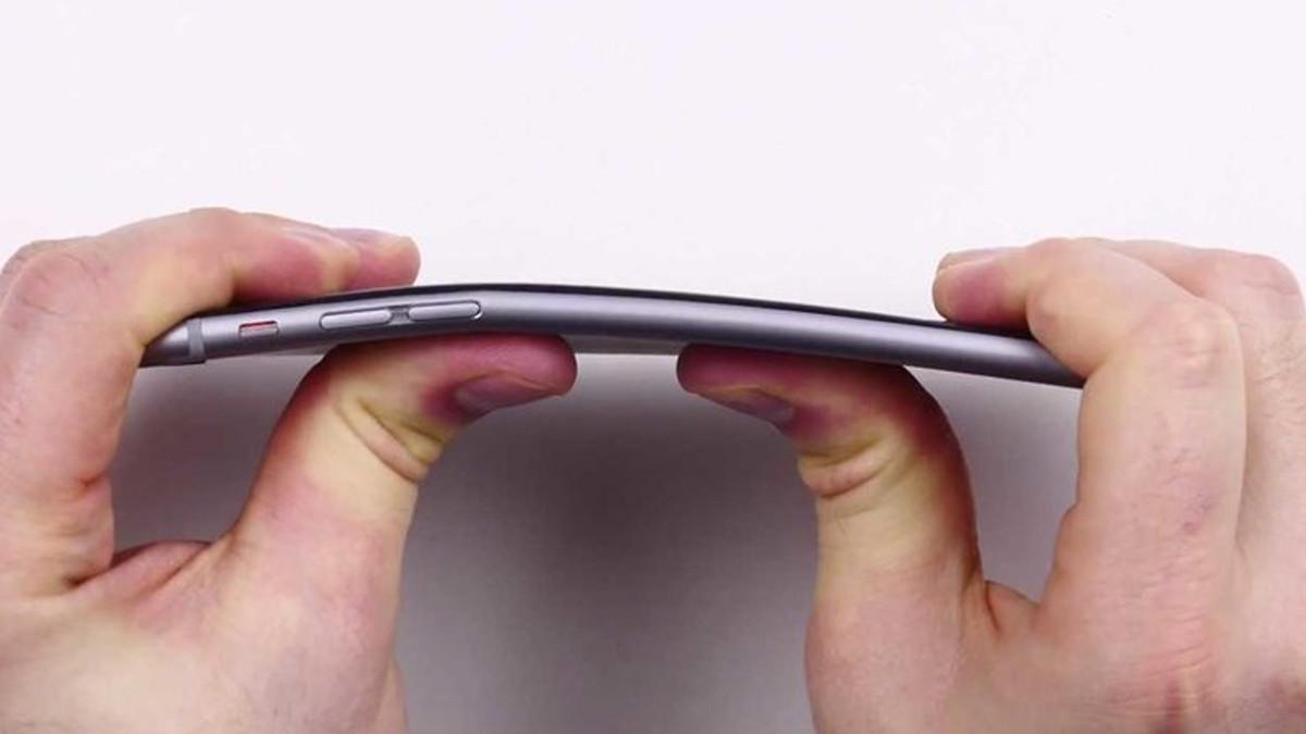 Unos documentos prueban que Apple sabía que el iPhone 6 se doblaba con más facilidad